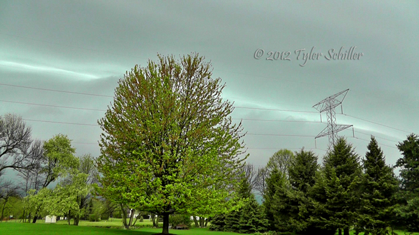 Shelf Cloud moves towards Waukesha, Wisconsin - May 6, 2012